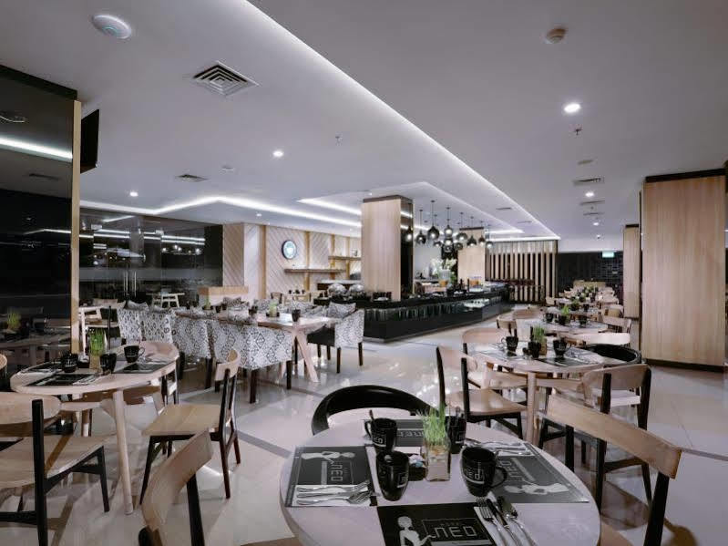 Hotel Neo Malioboro By Aston Yogyakarta Ngoại thất bức ảnh
